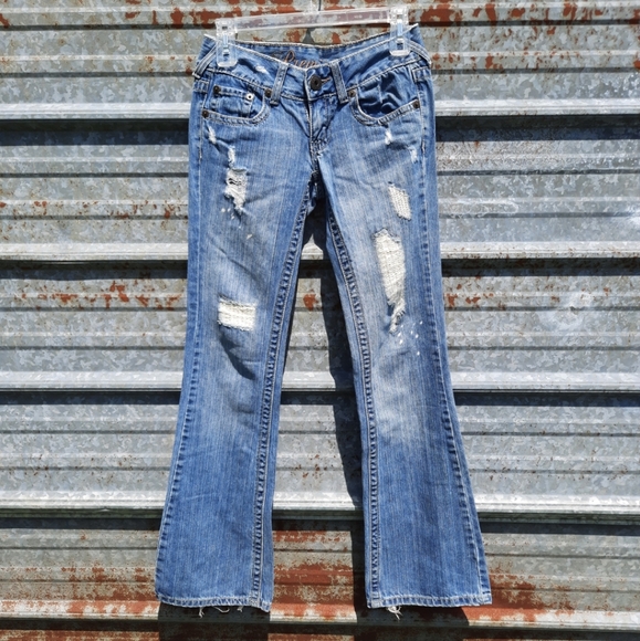 Distressed Denim Premier Jeans With Splatter Paint Design - Picture 12 of 12